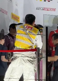 尊龙凯时人生就是搏反光背心9